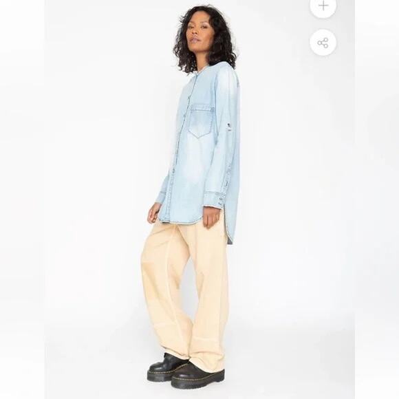 #210 NWT FREE PEOPLE x SANDRINE ROSE Mandarin Neckline Raw Edge Denim Shirt SzSm - Picture 3 of 8
